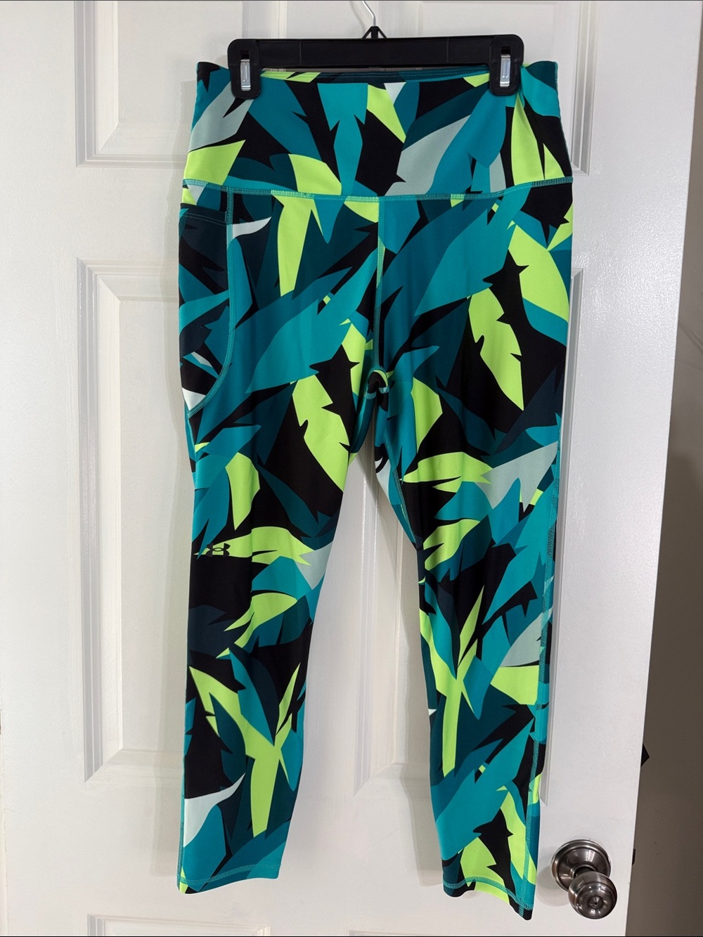 Under Armour Black & Teal Geometric Compression Leggings